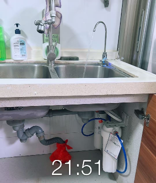 广州海珠区·新港西路206号26栋·曾小姐 — 拆掉旧净水器换3M，2568除菌净水一步到位